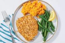 EVERYTHING<br />
CRUSTED COD<br />
WITH SWEET POTATOES<br />
AND GREEN BEANS